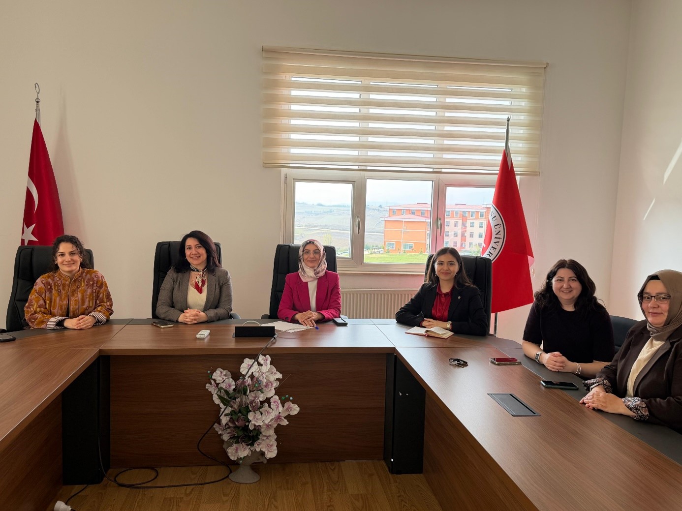 Kadın ve Aile Çalışmaları Uygulama ve Araştırma Merkezi Yönetim Kurulu Toplantısı Yapıldı