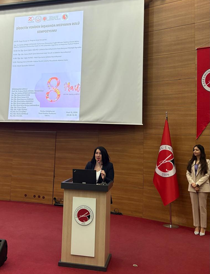 Üniversitemiz Kadın ve Aile Çalışmaları Uygulama ve Araştırma Merkezi Müdürlüğü “Şiddetin Yeniden İnşasında Medyanın Rolü” Sempozyumu Düzenledi