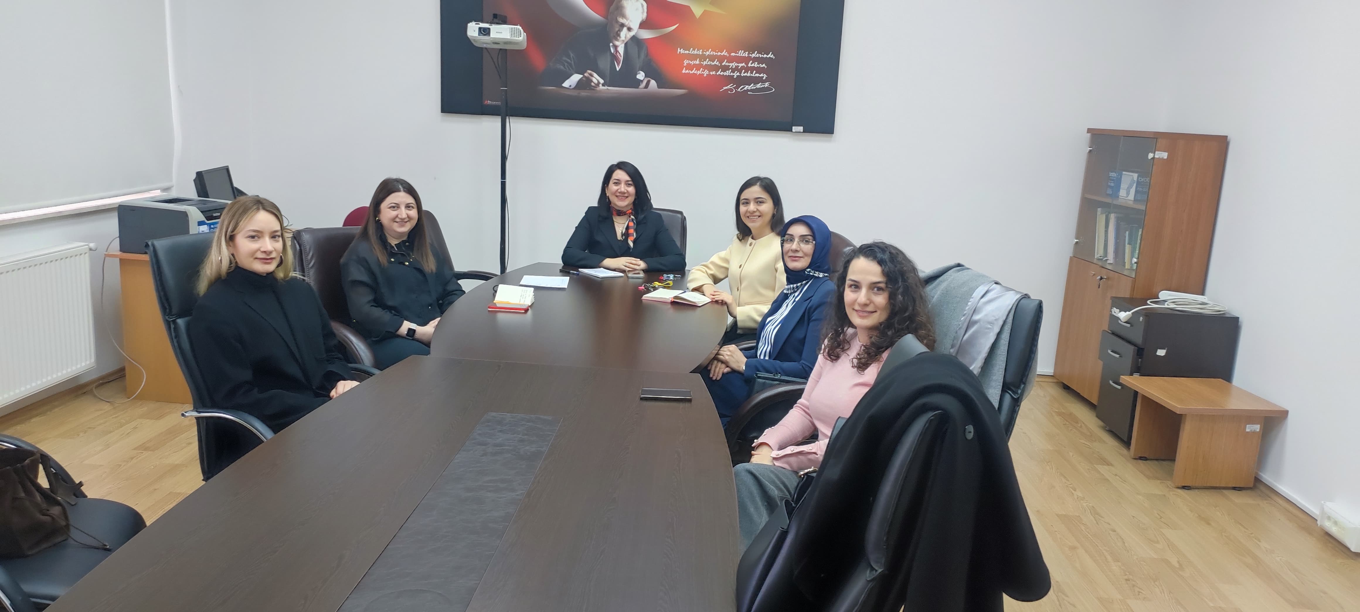 Kastamonu Üniversitesi Kadın ve Aile Çalışmaları Uygulama ve Araştırma Merkezi Yönetim Kurulu Toplantısı Gerçekleştirilmiştir